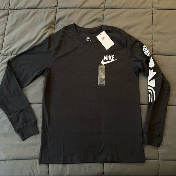 Nike Other - Nike Sportswear Long Sleeve Graphic Tee | Medium | Black